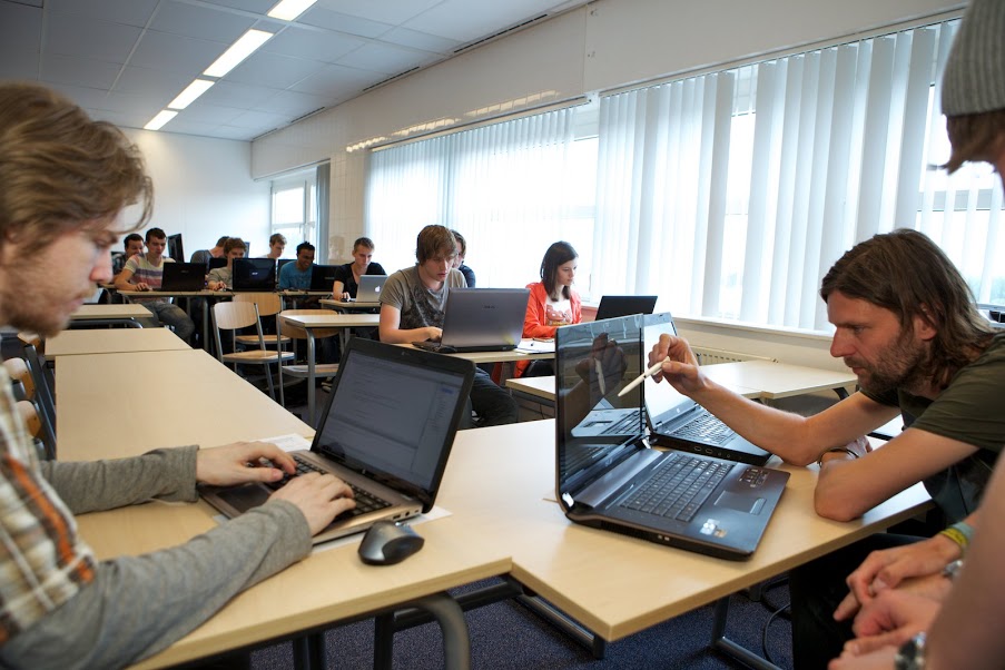 L’utilisation de Maple T.A. à l’Université des Sciences Appliquées d’Amsterdam fait progresser le taux de réussite des étudiants de 20%